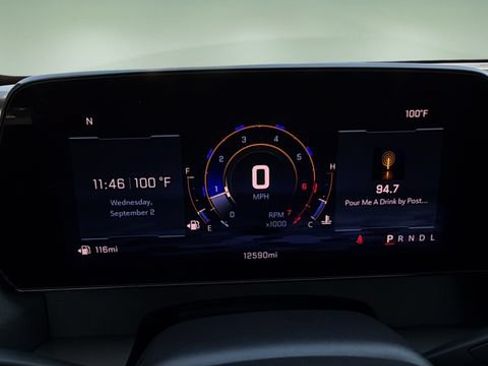 Used 2025 Chevrolet Traverse LT FWD image 14