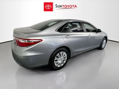 Used 2015 Toyota Camry LE FWD image 4