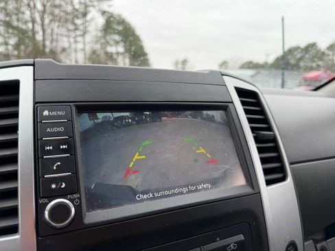 Used 2019 Nissan Frontier SV image 19