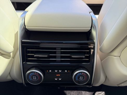 Certified 2023 Land Rover Range Rover Autobiography image 18