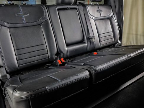 Used 2025 Ford F250 Platinum AWD/4WD image 32