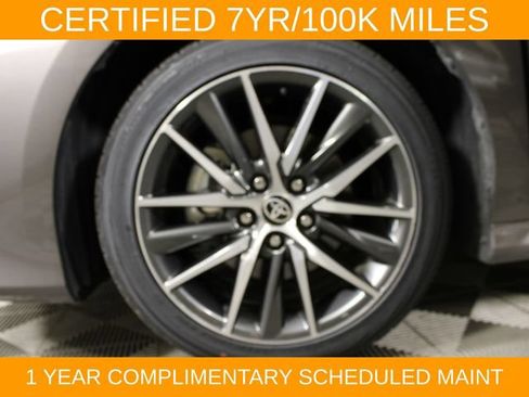 Used 2022 Toyota Camry XLE FWD image 28