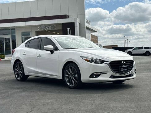 Used 2018 MAZDA MAZDA3 Touring image 1