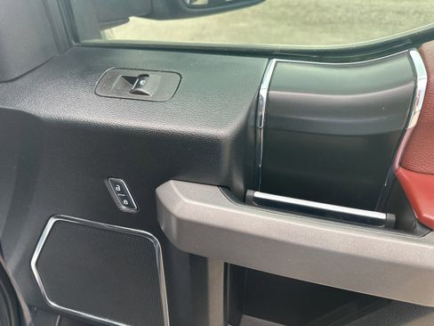 Used 2018 Ford F150 Platinum w/ Equipment Group 701A Luxury AWD/4WD image 34