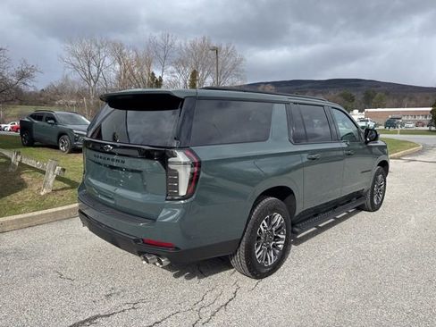 New 2026 Chevrolet Suburban Z71 w/ Z71 Off-Road Package AWD/4WD image 16