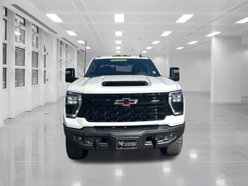 Used 2024 Chevrolet Silverado 2500 ZR2 w/ ZR2 Bison Edition AWD/4WD image 2