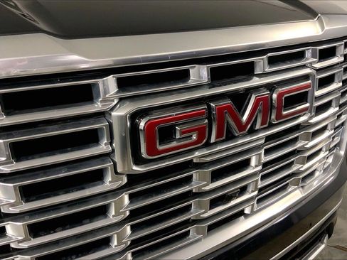 Used 2025 GMC Yukon Denali AWD/4WD image 28