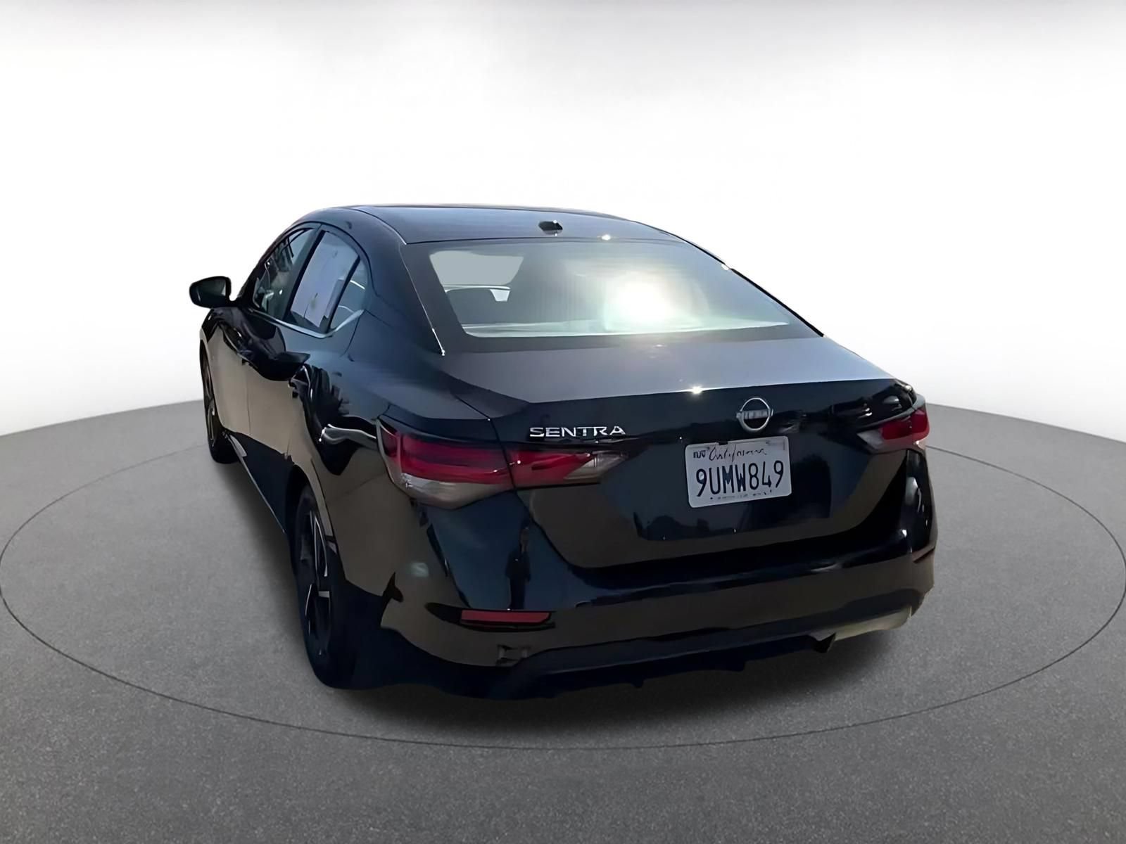 Used 2025 Nissan Sentra SV FWD image 10
