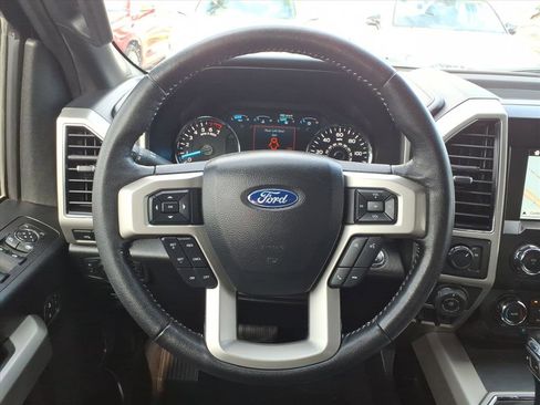 Used 2019 Ford F150 Lariat image 17