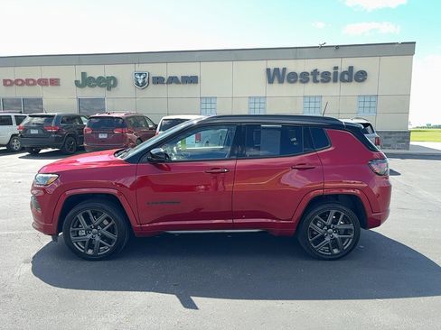 Used 2024 Jeep Compass Limited w/ High Altitude Package AWD/4WD image 8