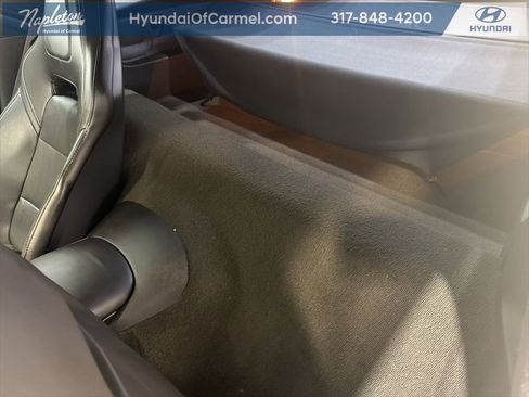 Used 2017 Chevrolet Corvette Stingray Coupe w/ 1LT image 25