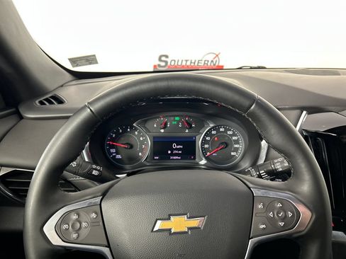 Used 2023 Chevrolet Traverse LT FWD image 13