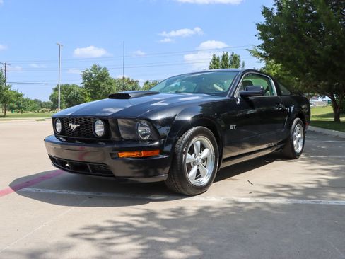 Used 2008 Ford Mustang GT Premium RWD image 3