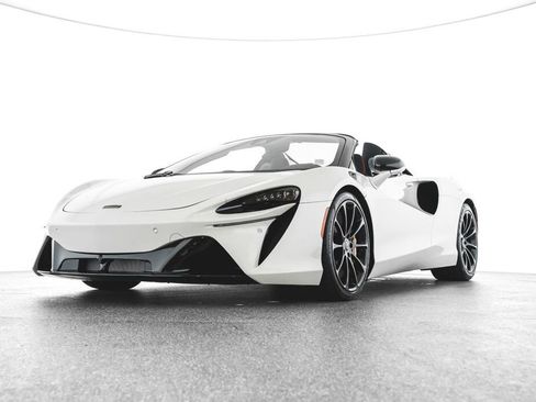 New 2025 McLaren Artura Spider image 2