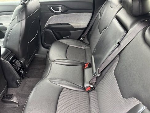 Used 2024 Jeep Compass Latitude image 6