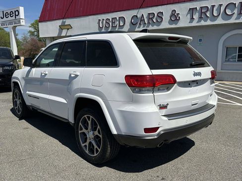 Used 2018 Jeep Grand Cherokee Limited image 4