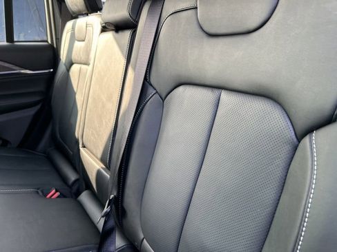 Used 2024 Jeep Grand Cherokee Overland image 39