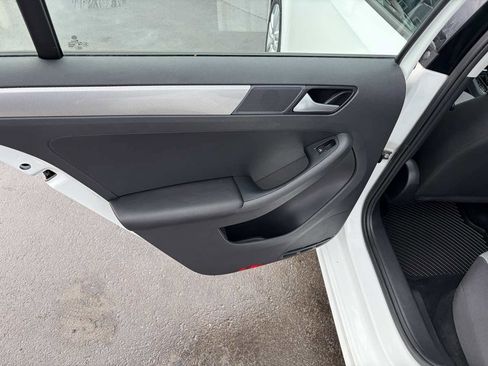 Used 2018 Volkswagen Jetta S image 17