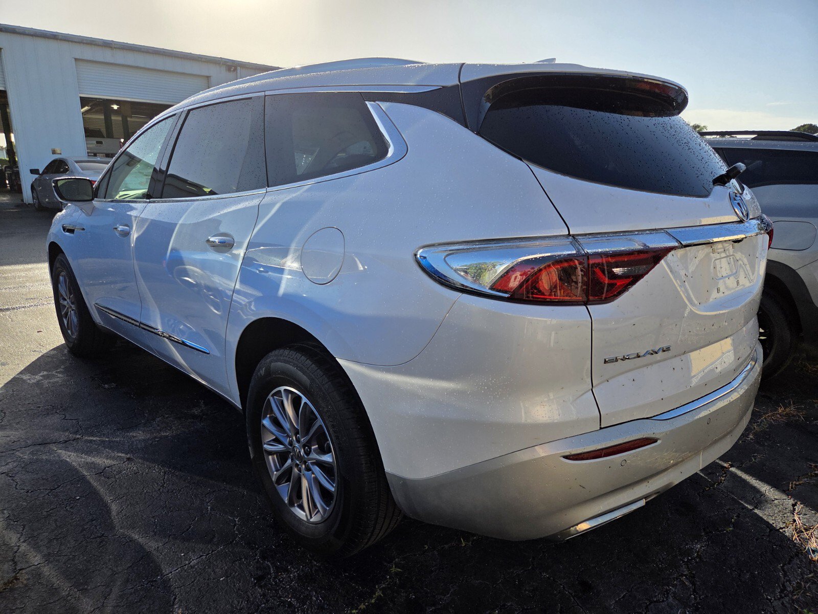 Used 2023 Buick Enclave Essence FWD image 5