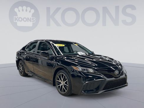 Used 2021 Toyota Camry SE FWD image 8