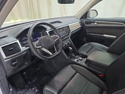 Certified 2023 Volkswagen Atlas SEL AWD/4WD image 24