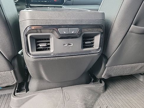 Used 2025 GMC Sierra 2500 AT4 w/ Technology Package AWD/4WD image 10