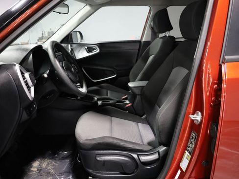 Used 2021 Kia Soul LX FWD image 12