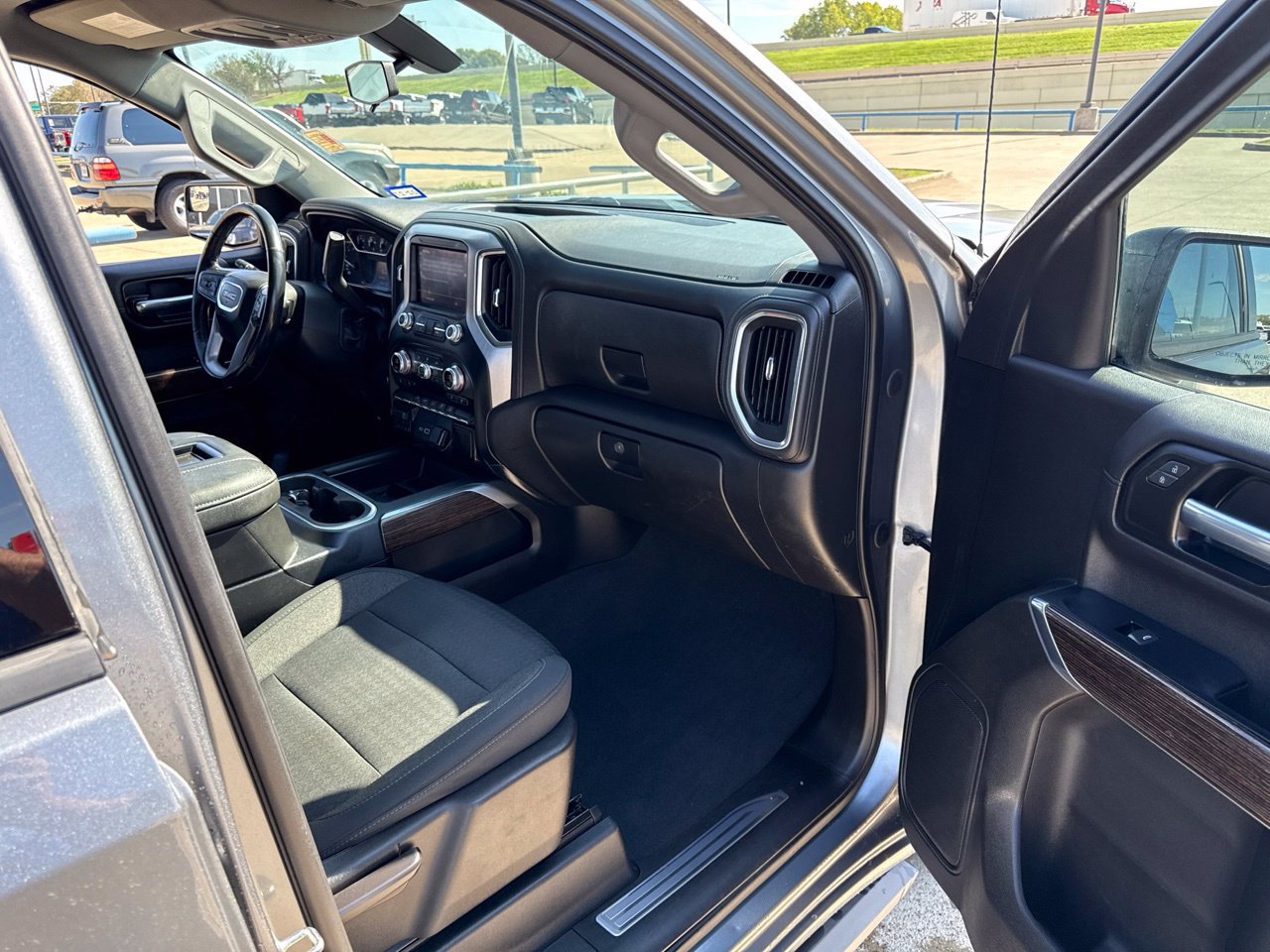 Used 2021 GMC Sierra 1500 Elevation w/ X31 Off-Road Package AWD/4WD image 14