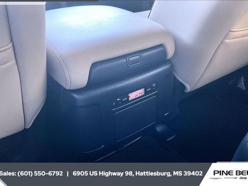 Used 2024 Nissan Armada SL w/ Captain's Chairs Package image 24