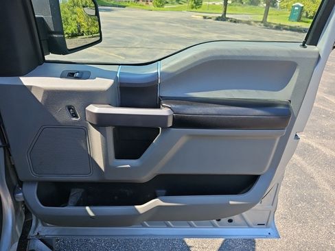 Used 2019 Ford F150 XLT w/ Equipment Group 302A Luxury AWD/4WD image 14