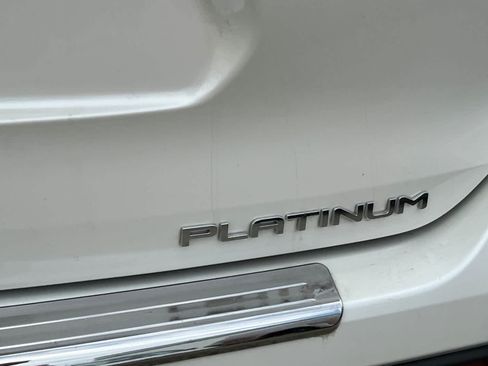 Used 2021 Toyota Highlander Platinum AWD/4WD image 21