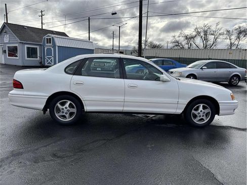 Used 1999 Toyota Avalon XLS image 6