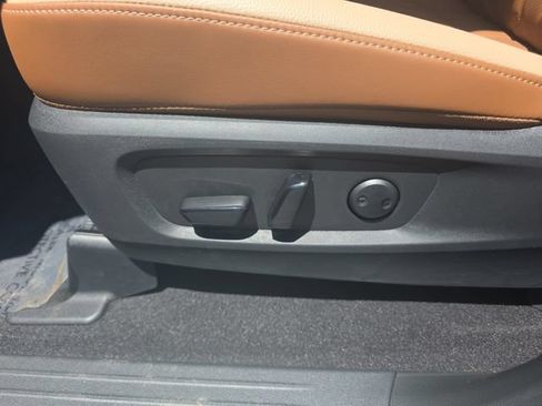 New 2026 Nissan Pathfinder Platinum AWD/4WD image 12