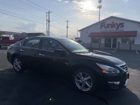 Used 2013 Nissan Altima 2.5 SV image 1