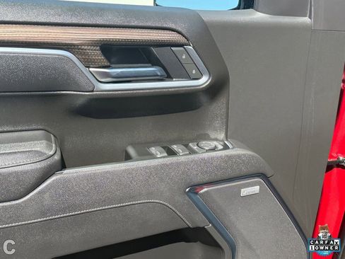 Used 2025 Chevrolet Silverado 1500 LT Trail Boss w/ Convenience Package II AWD/4WD image 17