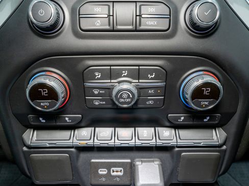 Used 2021 Chevrolet Silverado 1500 RST image 21