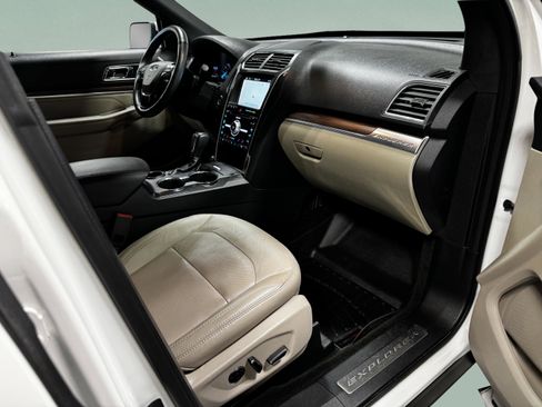 Used 2018 Ford Explorer Limited w/ Equipment Group 301A image 11