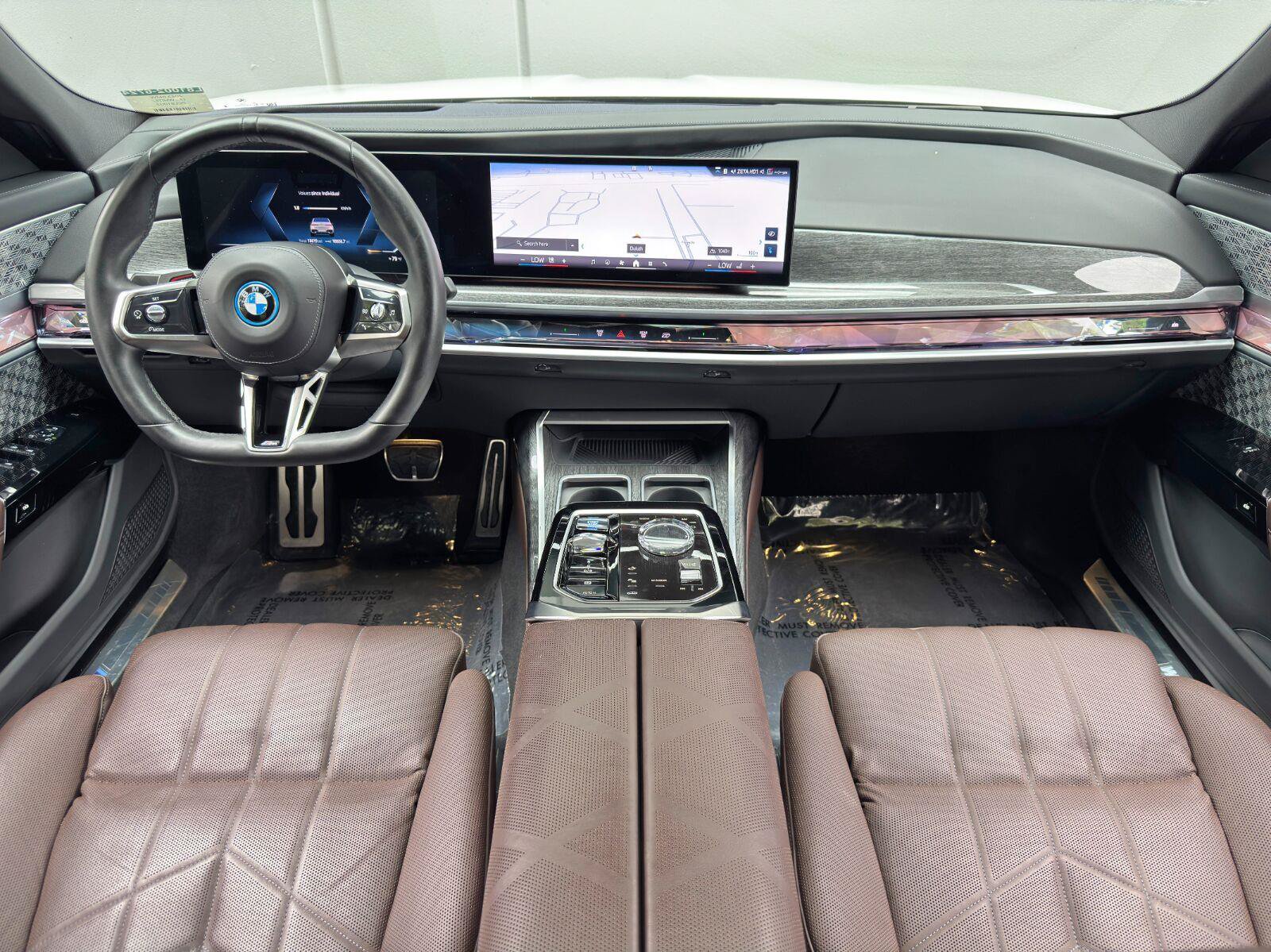 Used 2023 BMW i7 xDrive60 w/ Executive Package 2 AWD/4WD image 13