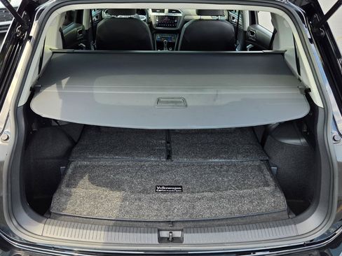 Certified 2023 Volkswagen Tiguan SE w/ Panoramic Sunroof Package FWD image 69