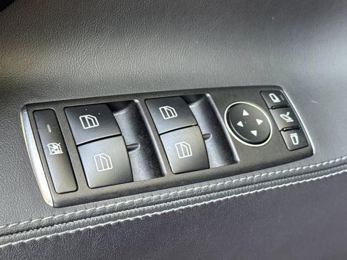 Used 2019 Tesla Model S Long Range AWD/4WD image 13