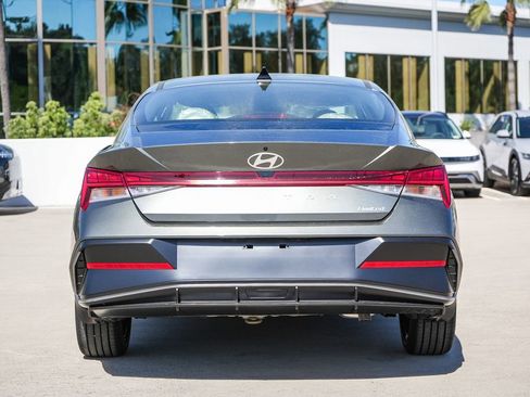 New 2026 Hyundai Elantra Limited FWD image 7