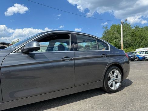 Used 2017 BMW 330i xDrive Sedan AWD/4WD image 6
