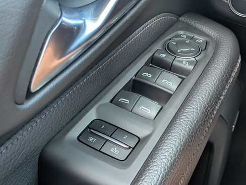 Used 2023 GMC Yukon Denali AWD/4WD image 23
