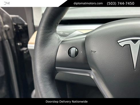 Used 2022 Tesla Model Y Performance image 32