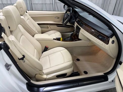 Used 2013 BMW 328i Convertible RWD image 11