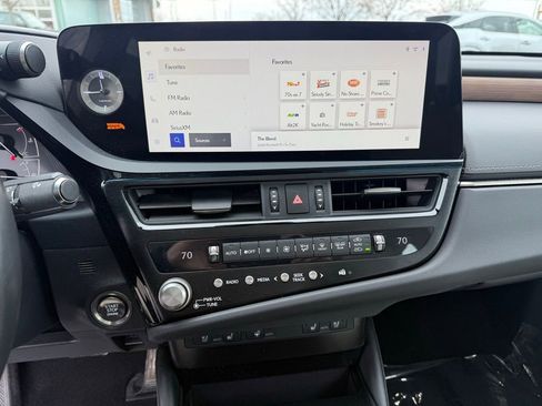 Used 2023 Lexus ES 350 w/ Premium Package image 12