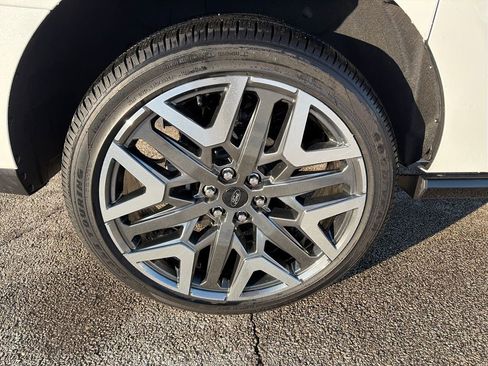 Used 2025 Ford Expedition Max Platinum w/ Platinum Ultimate Package image 15