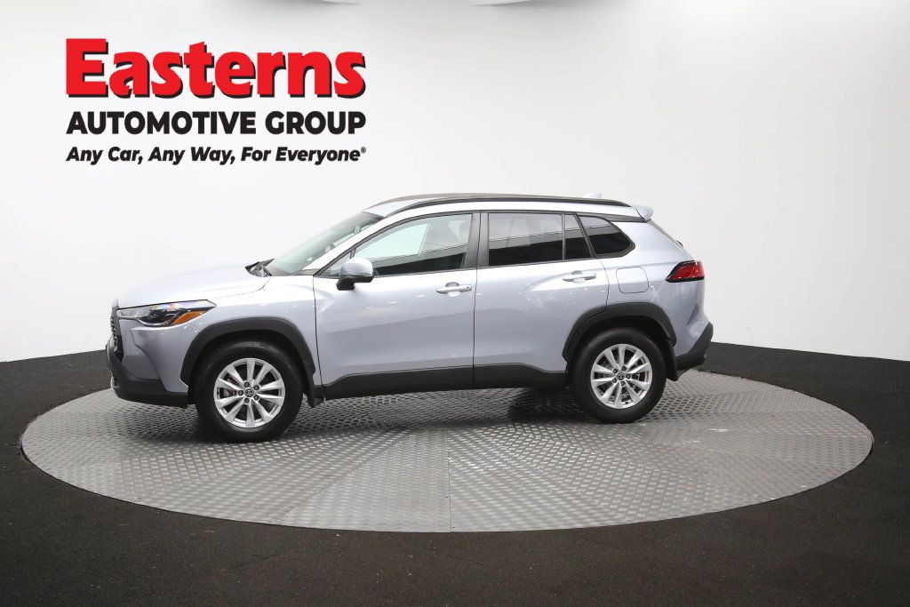 Used 2022 Toyota Corolla Cross LE AWD/4WD image 57