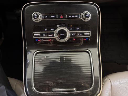 Used 2023 Lincoln Nautilus FWD w/ Premium Package image 19