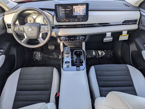 New 2026 Mitsubishi Outlander SE image 13